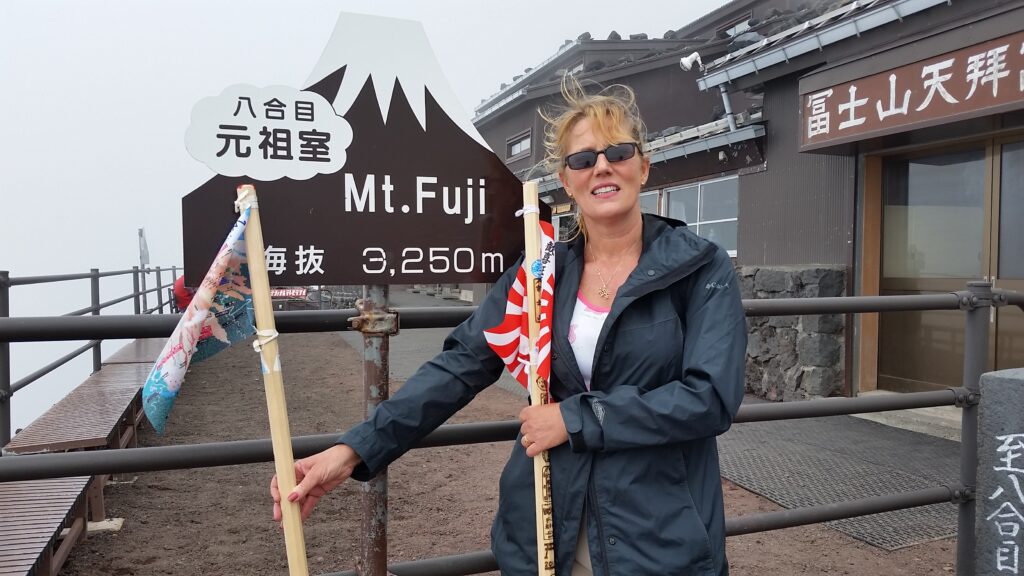 Thirsty Explorer Climbs Mt. Fuji