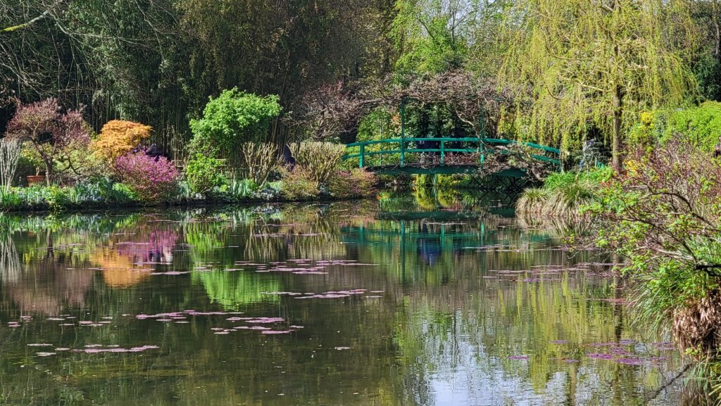 Giverny bridge over the pond