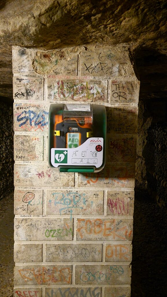 Paris Catacombs ~ Where Locals Are Dead Serious About History! 12 Paris Catacombs Shocker